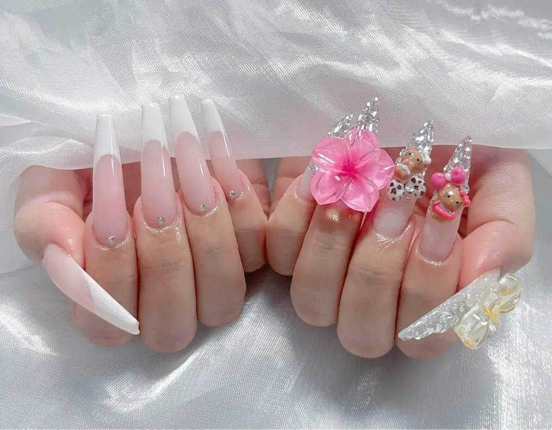 ネイル オーロラネイル クリアネイル フラッシュネイル ジェルネイル グラデーション ハンドネイル Amee Nail Salonのネイルデザイン