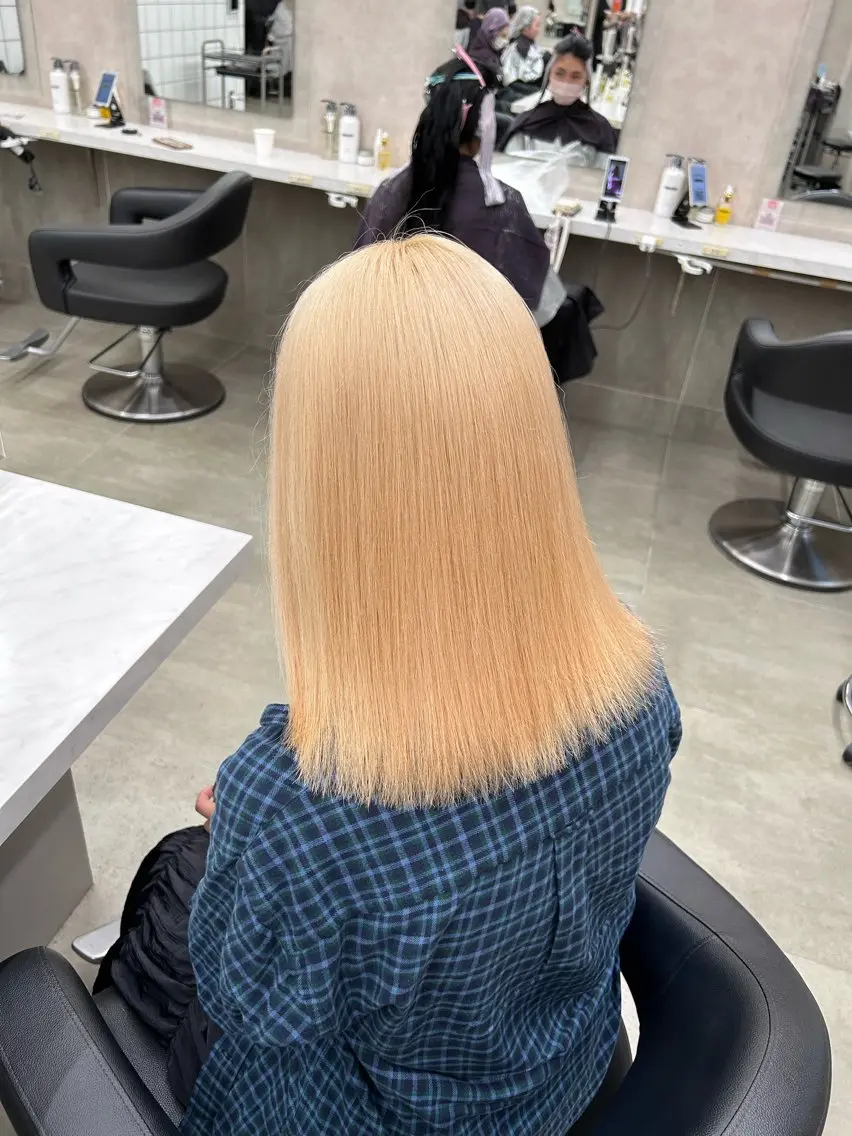 カラー ヘアカラー トリートメント 透明感ベージュ🤎 ナチュラルレイヤーのヘアスタイル