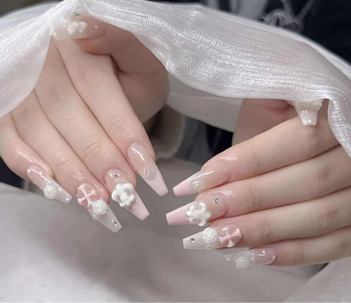 ネイル 長さ出し グラデーション 卒業式 キラキラネイル マグネットネイル ハンドネイル Lee Nailsのネイルデザイン