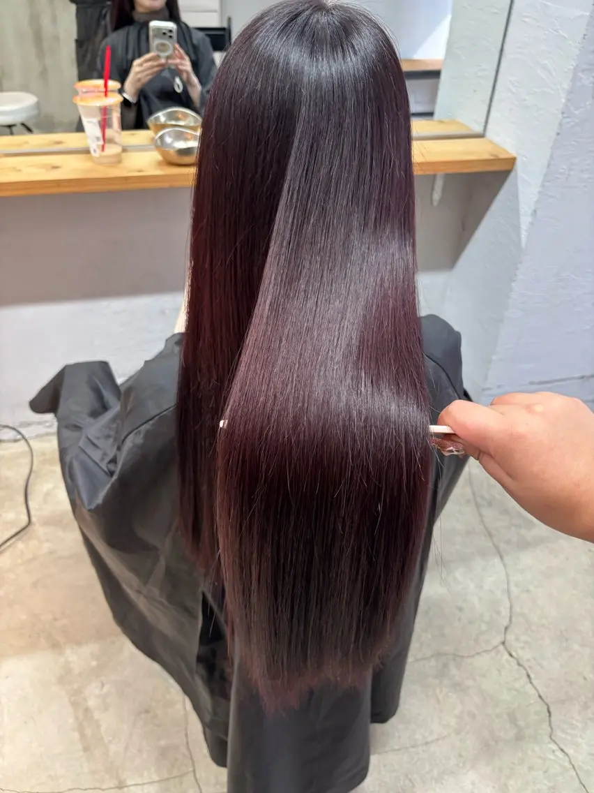 ロング カラー カシス レッドカラー ヘアカラー MaisonHALU さくらのヘアスタイル