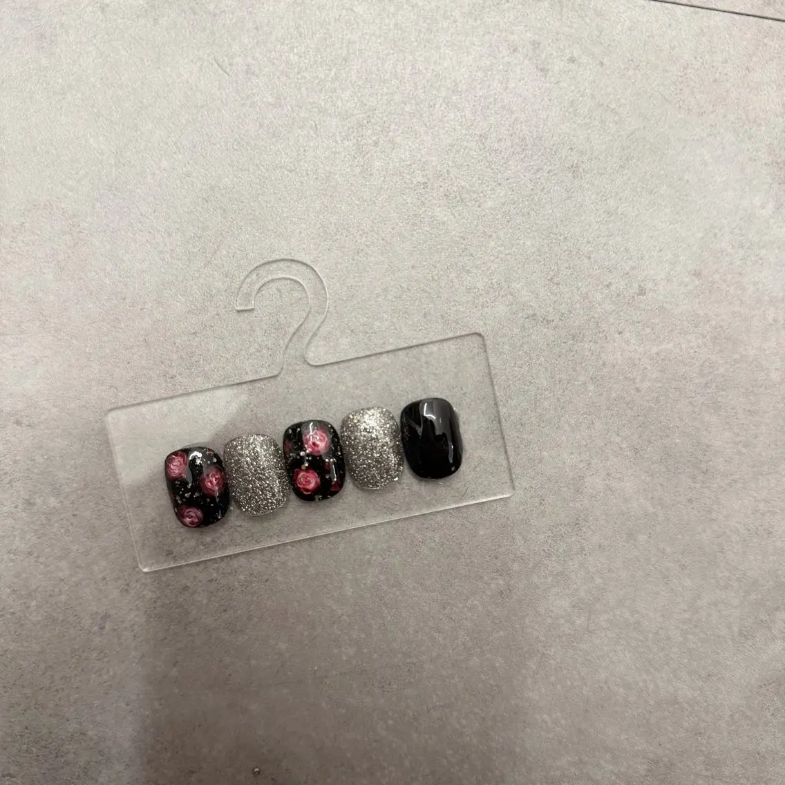 ネイル ドット ジェルネイル キラキラネイル マグネットネイル ニュアンスネイル ハンドネイル ハンドケア Bana_ Nailのネイルデザイン