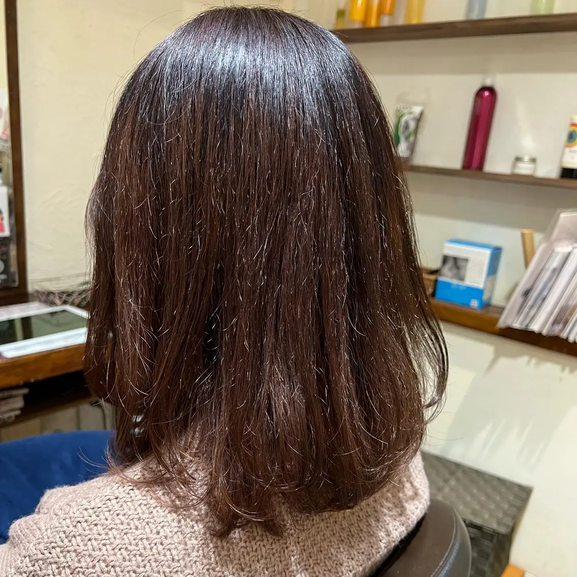 ミディアム ミディアムレイヤー レイヤーカット chakura めいのヘアスタイル