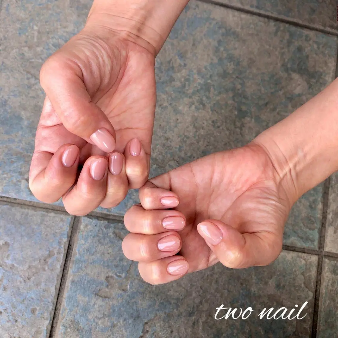 ネイル ブラウン フットネイル ハート ワンカラーネイル ハンドネイル two nailのネイルデザイン