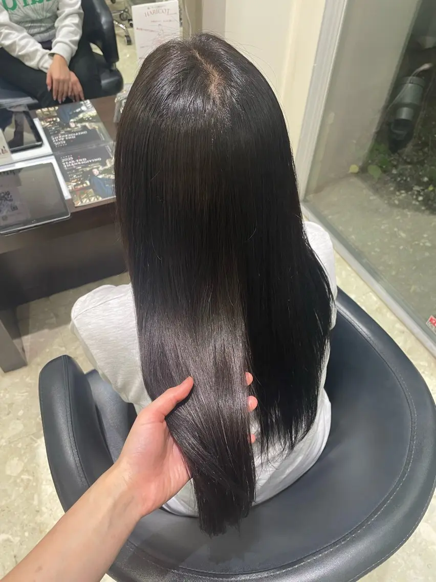 カラー ヘアカラー 尾﨑 ひよりのヘアスタイル