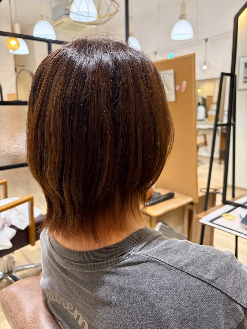 ミディアム カラー 伊藤 梨緒のヘアスタイル