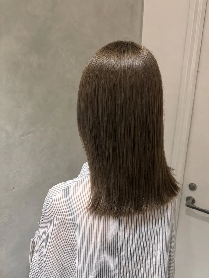 セミロング カット ヘアカラー 🧸秋田 百菜🧸のヘアスタイル