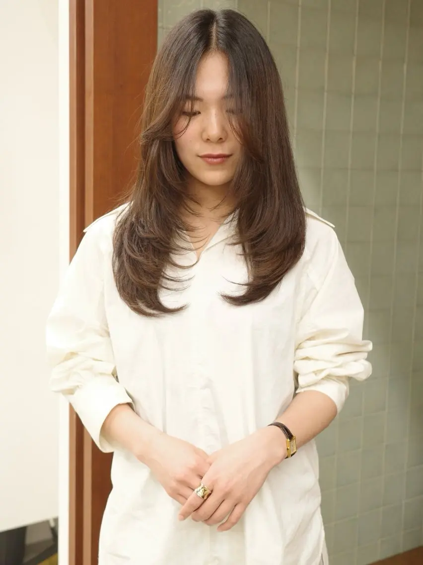 ロング カット (𝐡)𝐰𝐢𝐦 𝐲𝐮𝐧𝐚のヘアスタイル