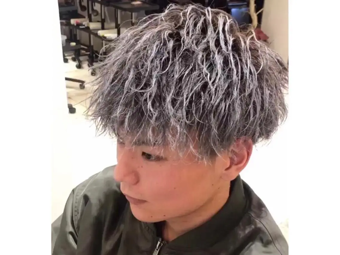 パーマ SEAM アキホのヘアスタイル