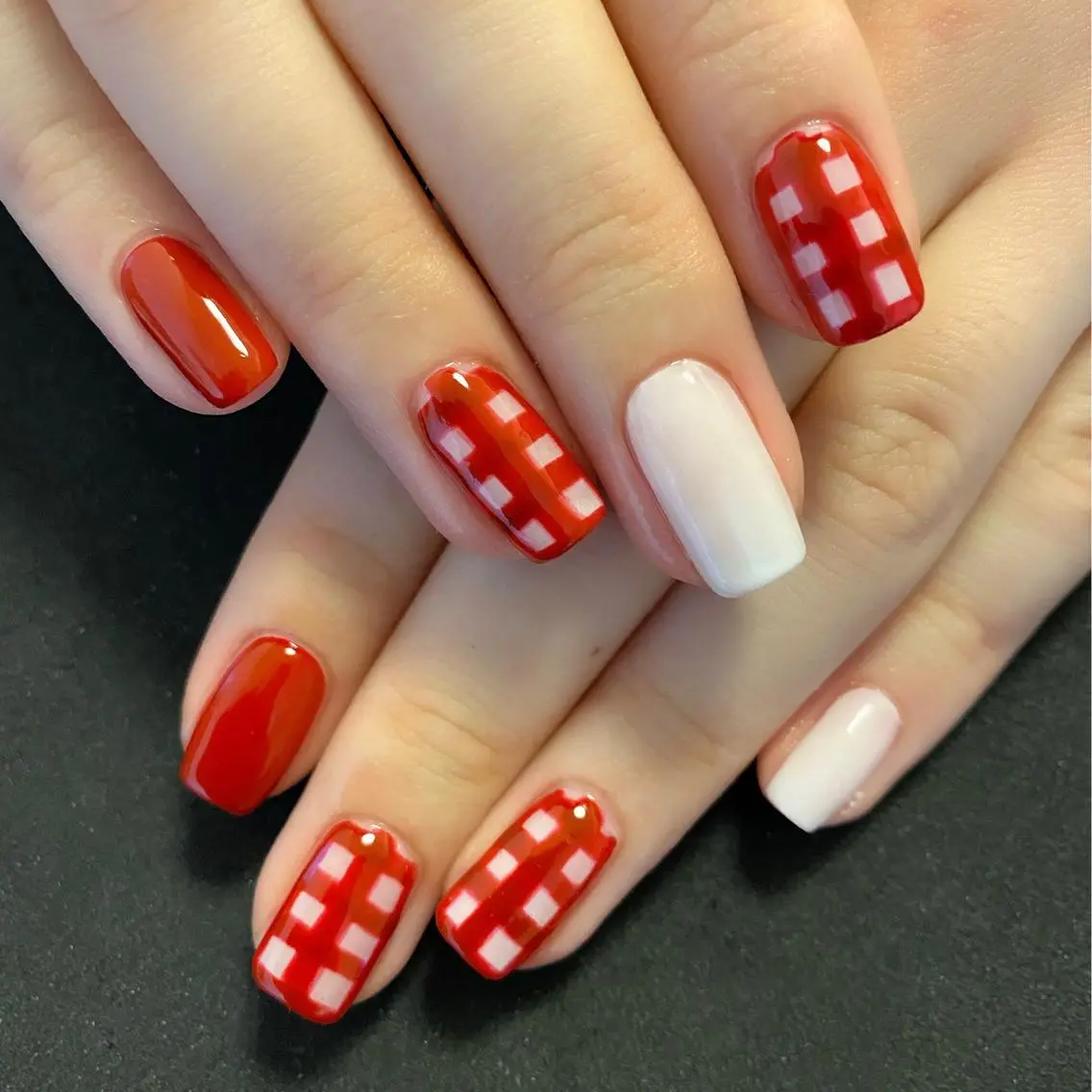 ネイル 赤色 nail*157 .のネイルデザイン