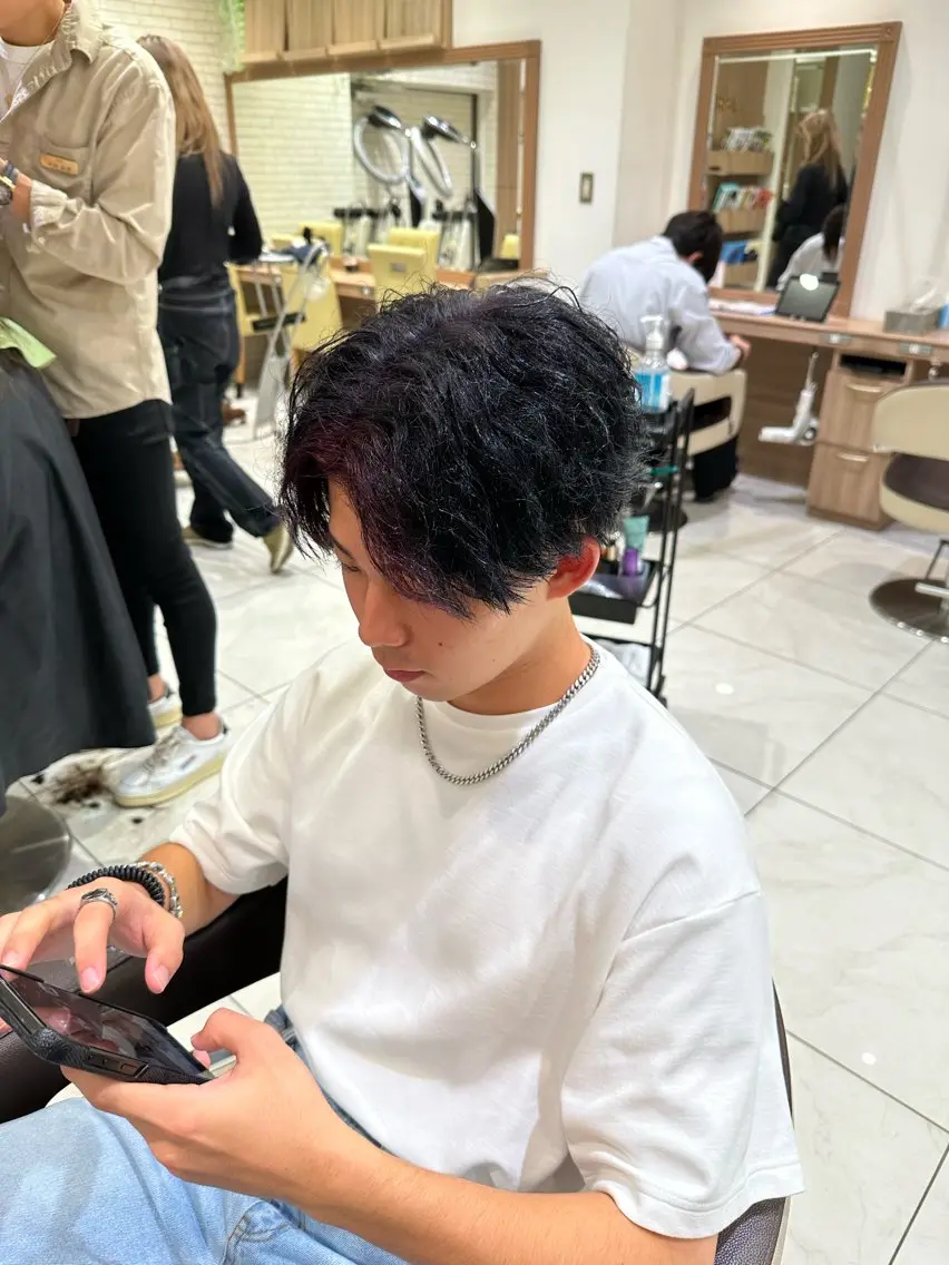ショート カラー メンズ センターパート ミストバング フェイスフレーミング ピンクカラー カット ヘアカラー 渡邉 理央のヘアスタイル