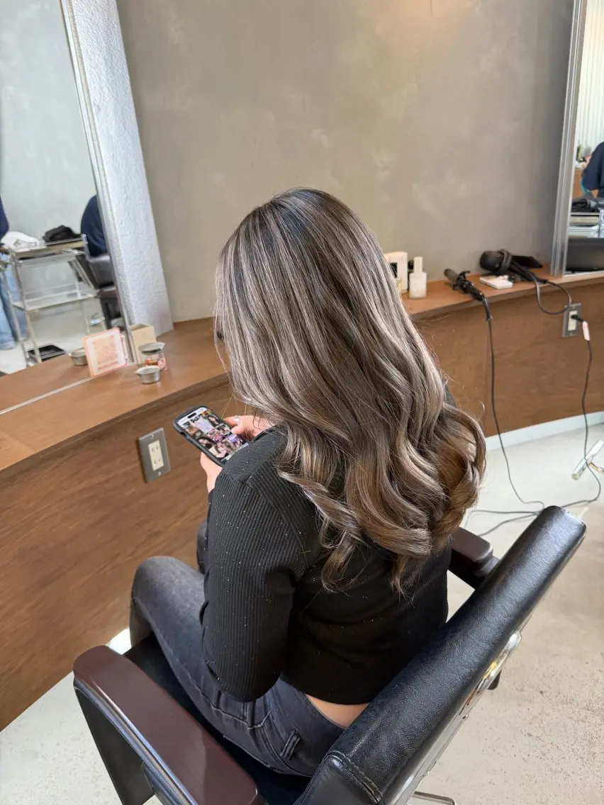 ロング カラー バレイヤージュ ブリーチ レイヤーカット ✂︎SAITOU AKIRA✂︎のヘアスタイル