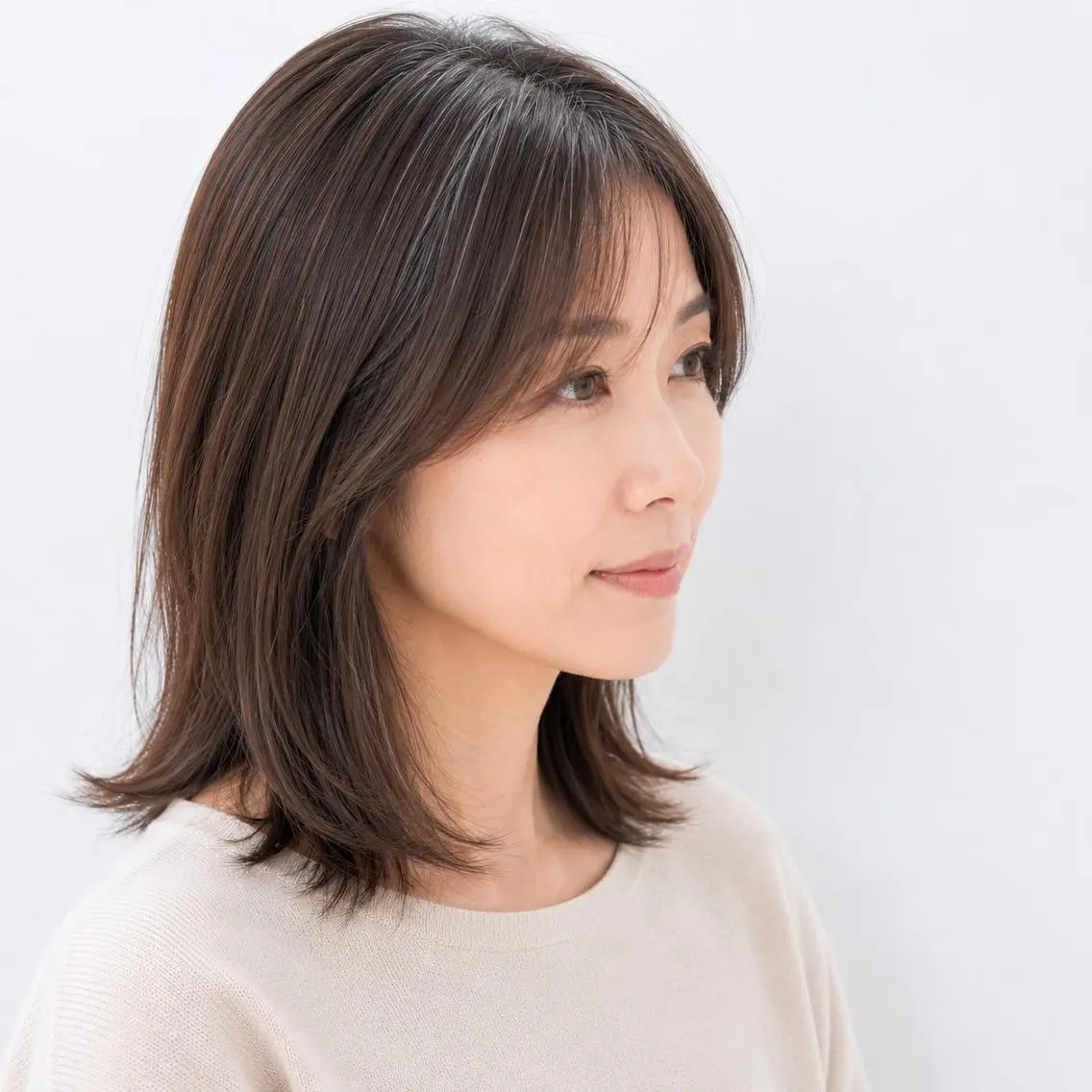 ミディアム ハイライト 鶴ヶ峰×ショートボブ 白髪ぼかし 村井祐介のヘアスタイル