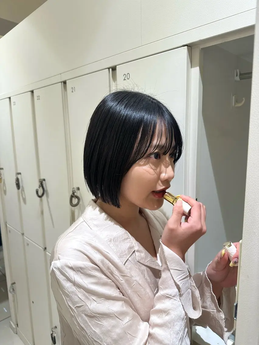ショート カラー ヘアアレンジ カット ヘアカラー タイトボブ個性派カラ ーAKANEのヘアスタイル