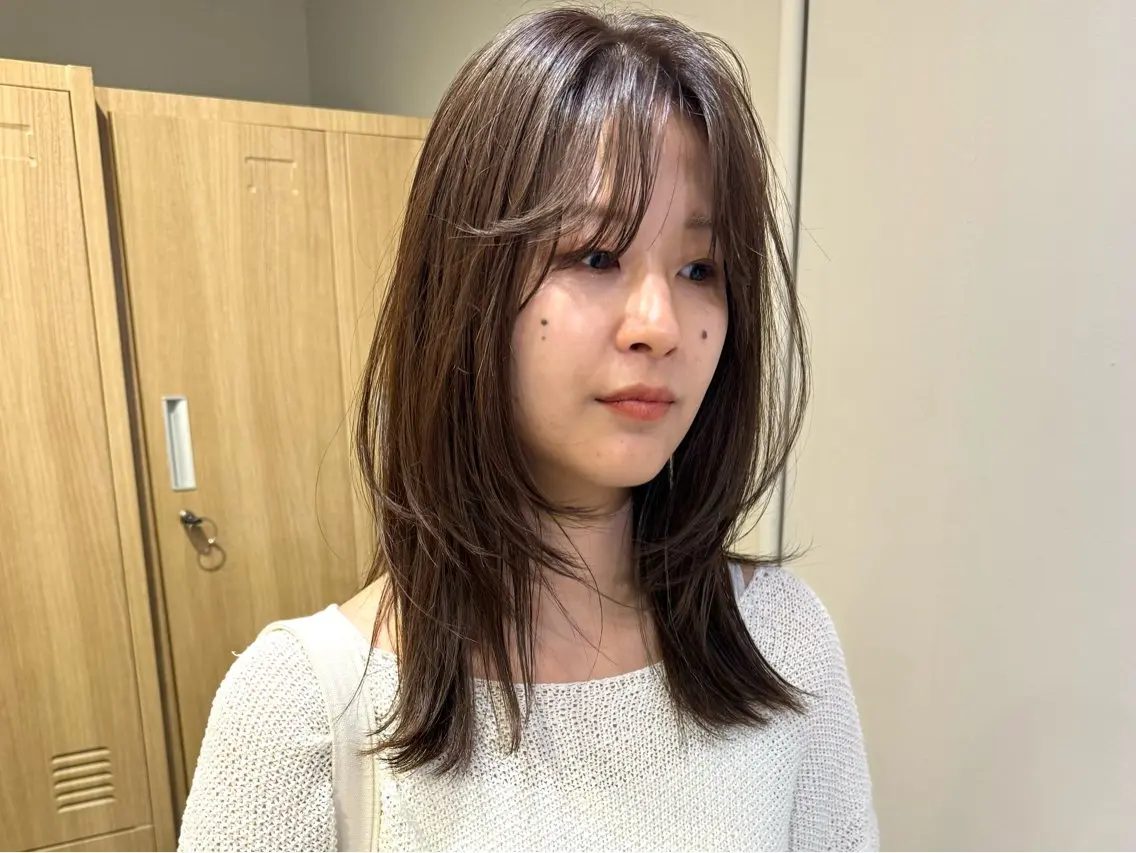 ミディアム カラー 透明感カラー レイヤーカット レイヤーカット 鈴木駿介のヘアスタイル