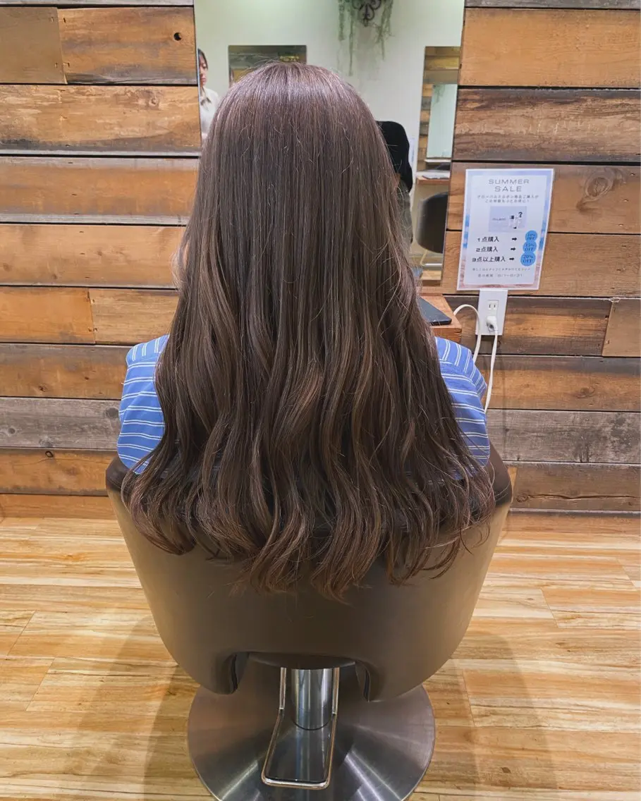 ロング カラー 透明感カラー グレージュ カット ヘアカラー トリートメント 三戸 修平のヘアスタイル
