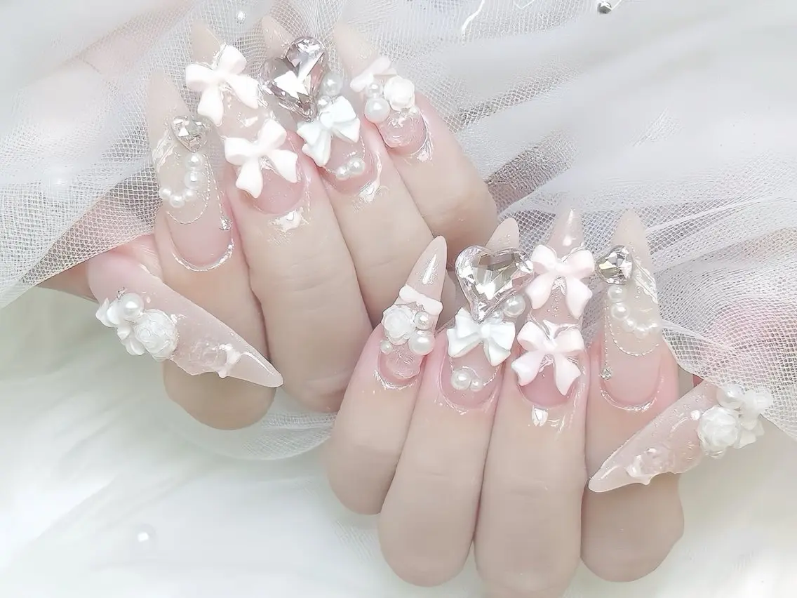 ネイル オーロラネイル チークネイル 桜ネイル クリアネイル ドット ハンドネイル Rin Nail Shinokuboのネイルデザイン