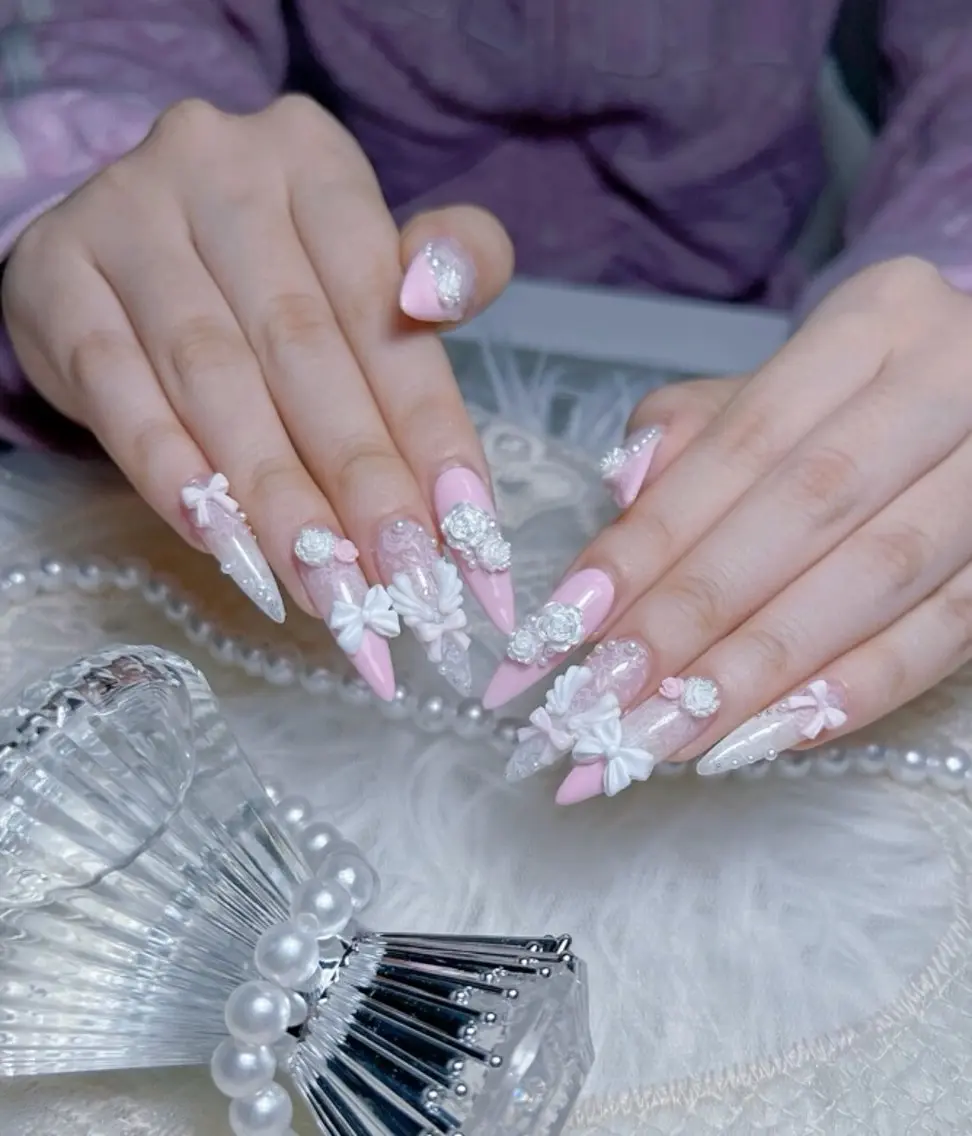ネイル アートネイル ボルドー フレンチネイル ジェルネイル 氷ネイル・うるうるネイル ハンドネイル Julie NailSalonのネイルデザイン