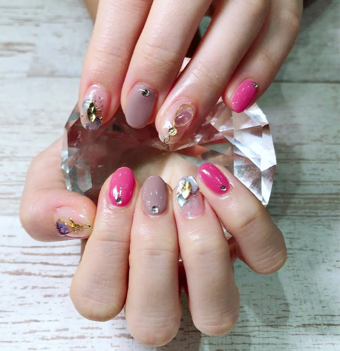 ネイル ストーンネイル ハンドネイル Lino+ ネイル&よもぎ蒸しのネイルデザイン