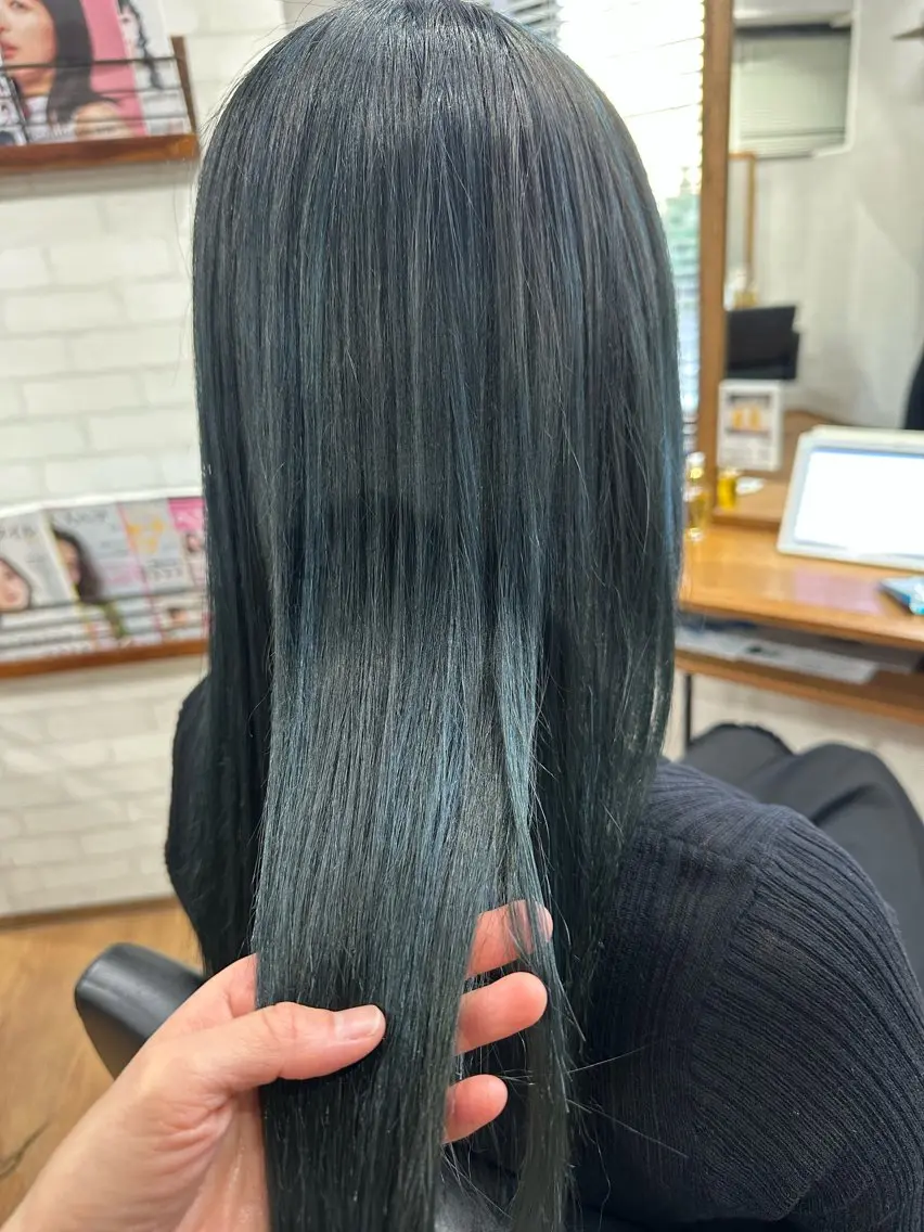 ロング ヘアカラー ✂️秋葉原 🤍YURI🤍のヘアスタイル
