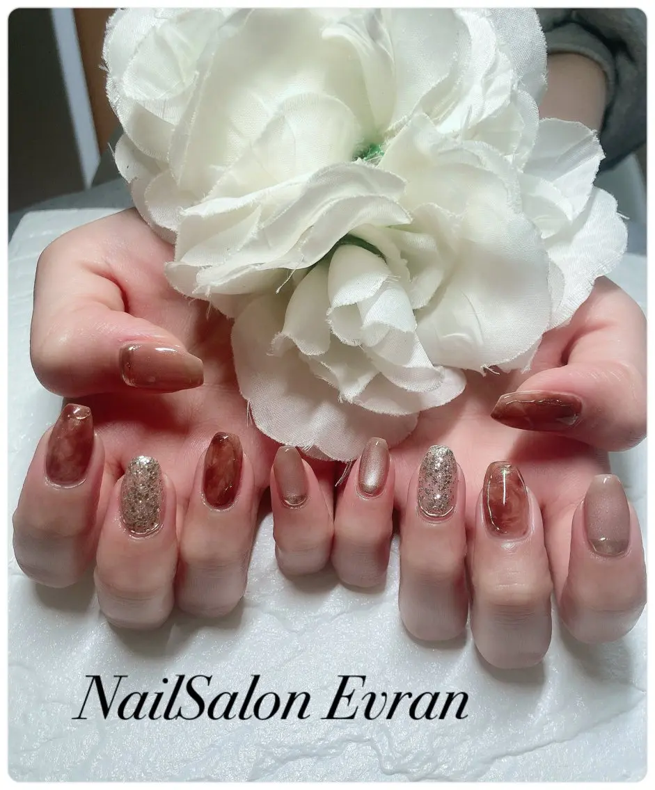 ネイル アートネイル フレンチネイル マグネットネイル 持ち込み ニュアンスネイル ハンドネイル Nail salon Evranのネイルデザイン