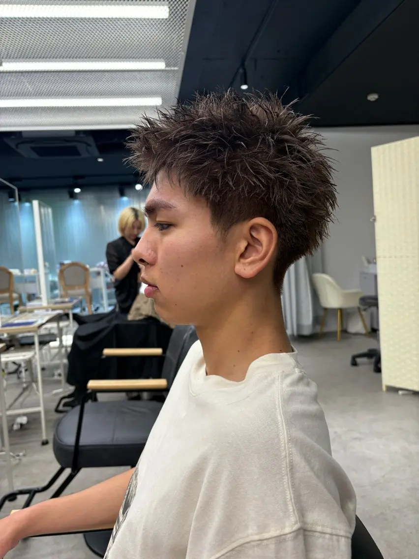 ショート カラー メンズ メンズパーマ プードルパーマ 学生(メンズ向け) スパイキーショート 波巻きパーマ カット シャドウパーマ/ ルーズパーマ/メンズのヘアスタイル
