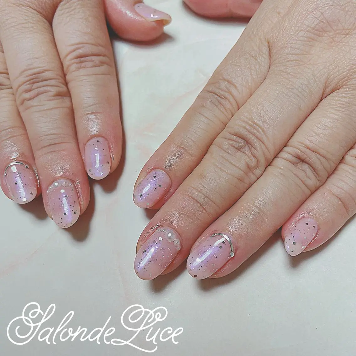 ネイル オーロラネイル ワンカラーネイル Salon de Luceのネイルデザイン
