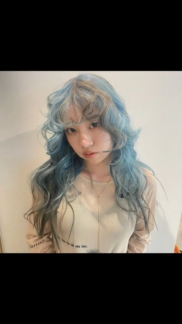 カラー abe yuikaのヘアスタイル