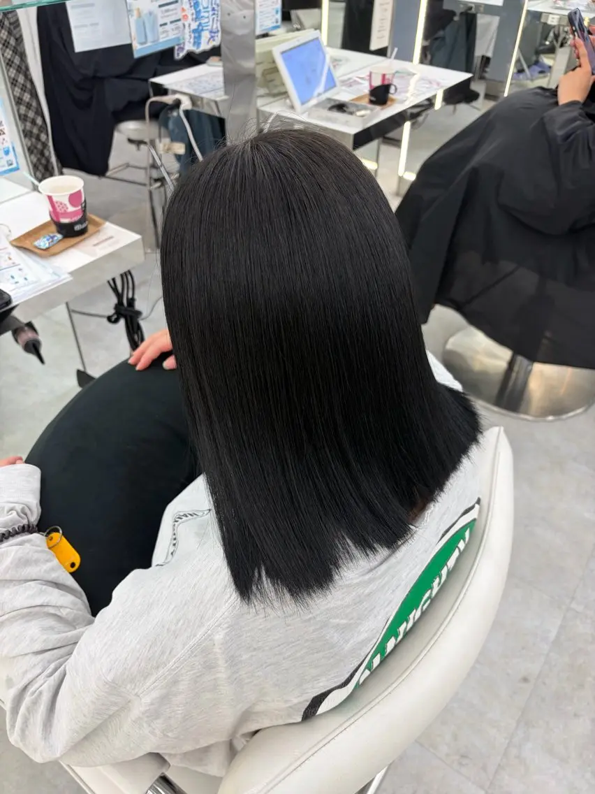 ミディアム ヘアカラー トリートメント 🪽透明感カラー/ 𝗬𝗨𝗜🩵のヘアスタイル