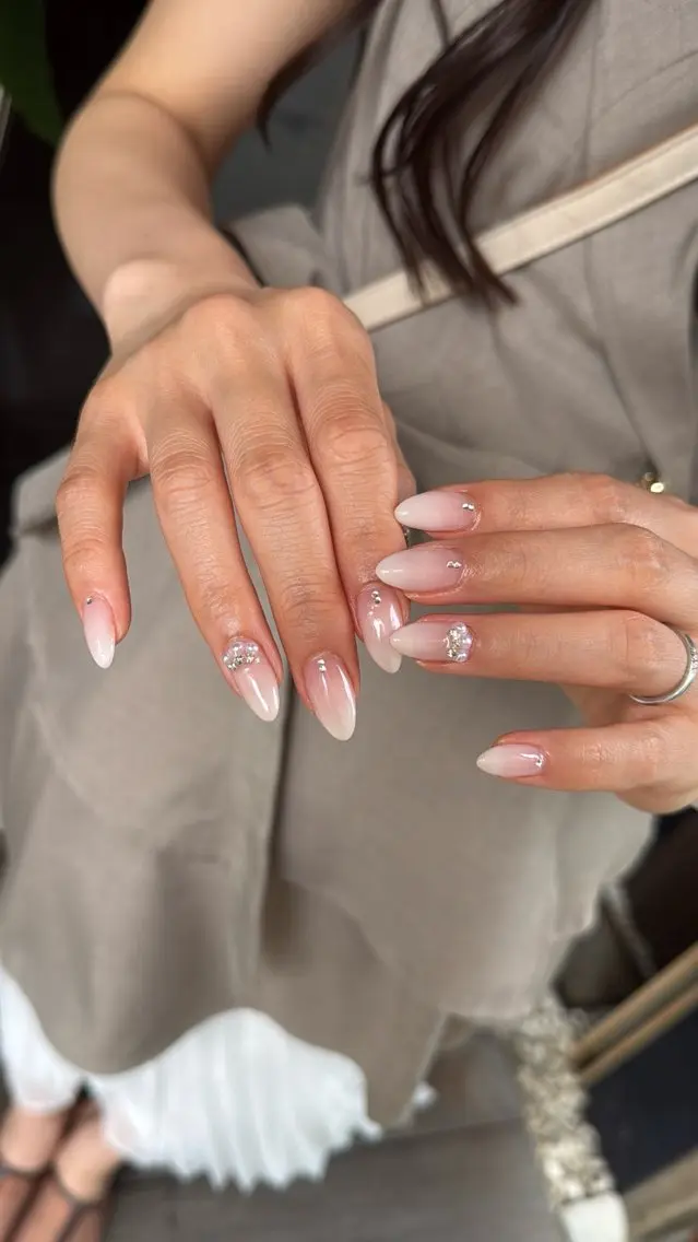 ネイル フラッシュネイル フラッシュマグ フットネイル フレンチネイル 韓国ネイル ハンドネイル SAKU nail 作島茜のネイルデザイン