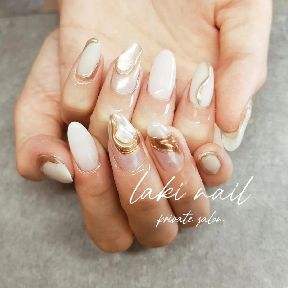 ネイル フレンチネイル ゴールド ミラーネイル ニュアンスネイル 冬ネイル ハンドネイル by lakiのネイルデザイン