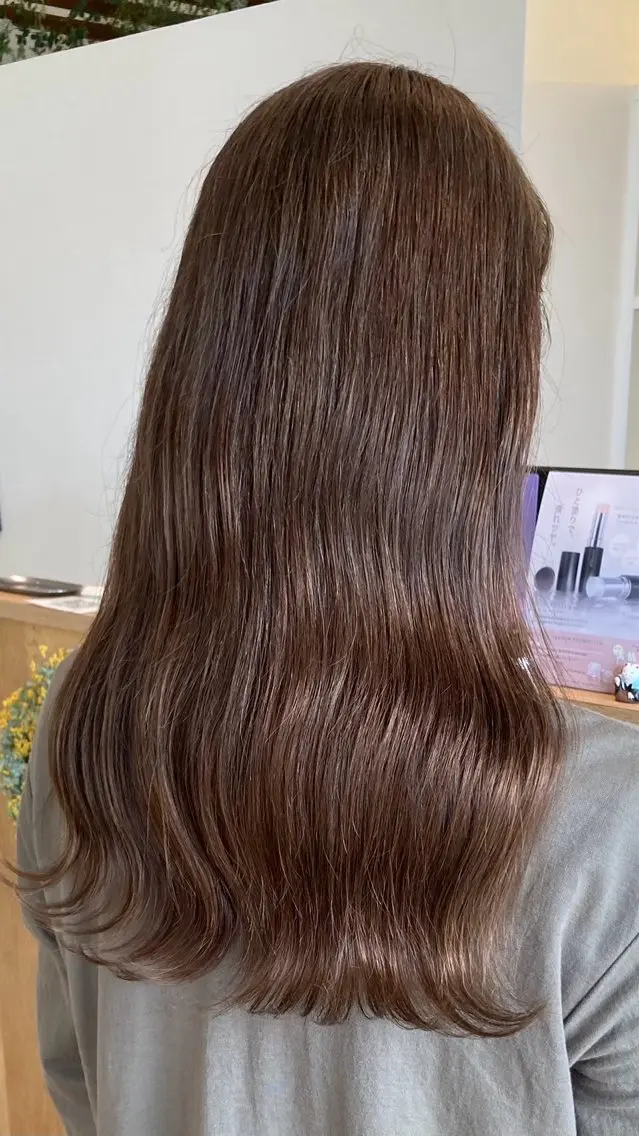 ロング 新谷 瀬里菜のヘアスタイル