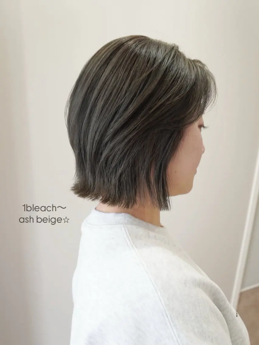 ミディアム カラー ヘアカラー SAKINO ベージュカラーのヘアスタイル