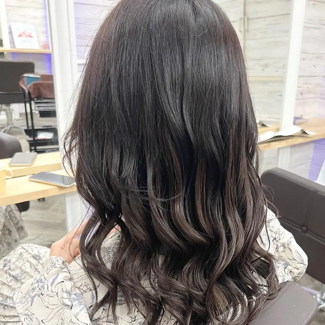 ミディアム シールエクステ エクステ ヘアカラー エクステ 枝毛カット＆髪質改善 満足NO.1岡しゃんのヘアスタイル