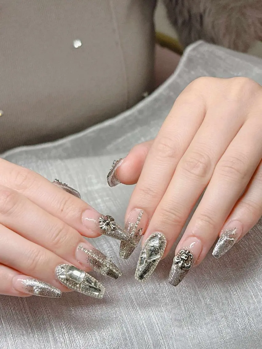 ネイル 長さ出し グラデーション 卒業式 キラキラネイル マグネットネイル ハンドネイル Lee Nailsのネイルデザイン