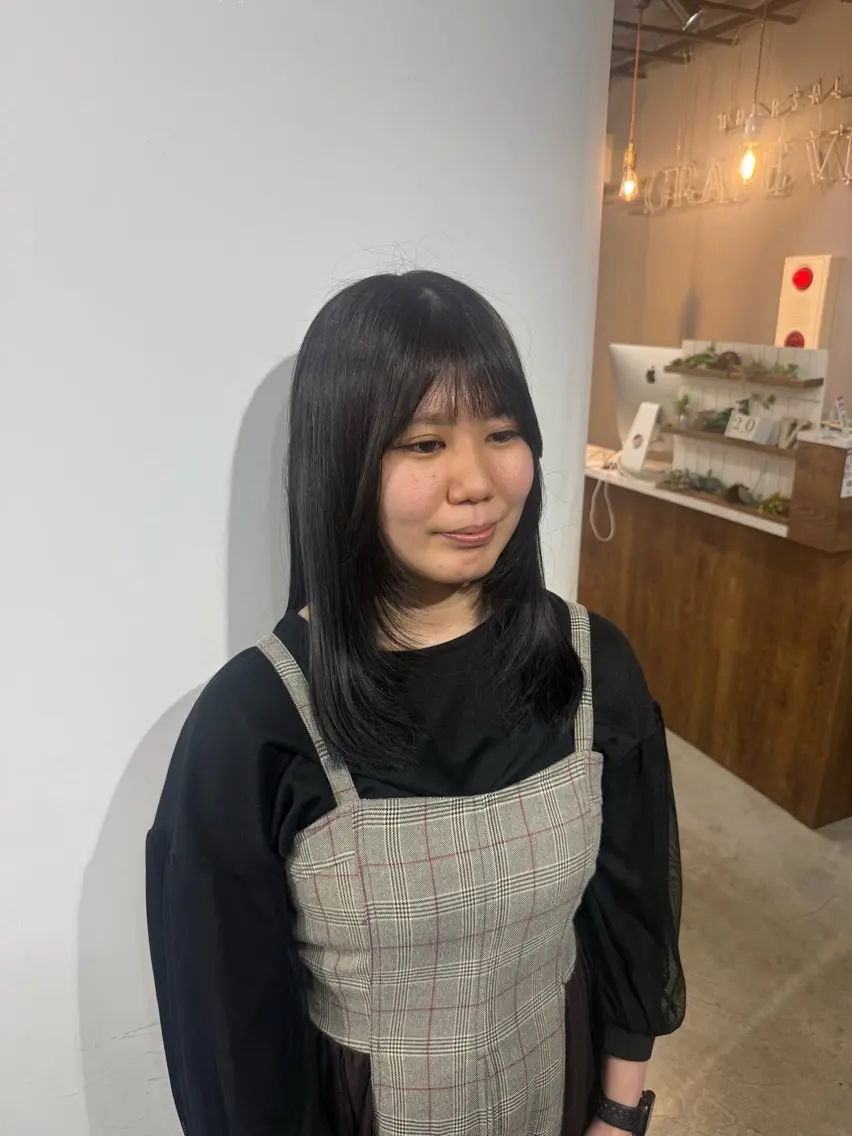 セミロング 顔まわりレイヤー 顔周りカット レイヤーカット カット 篠田 舞のヘアスタイル