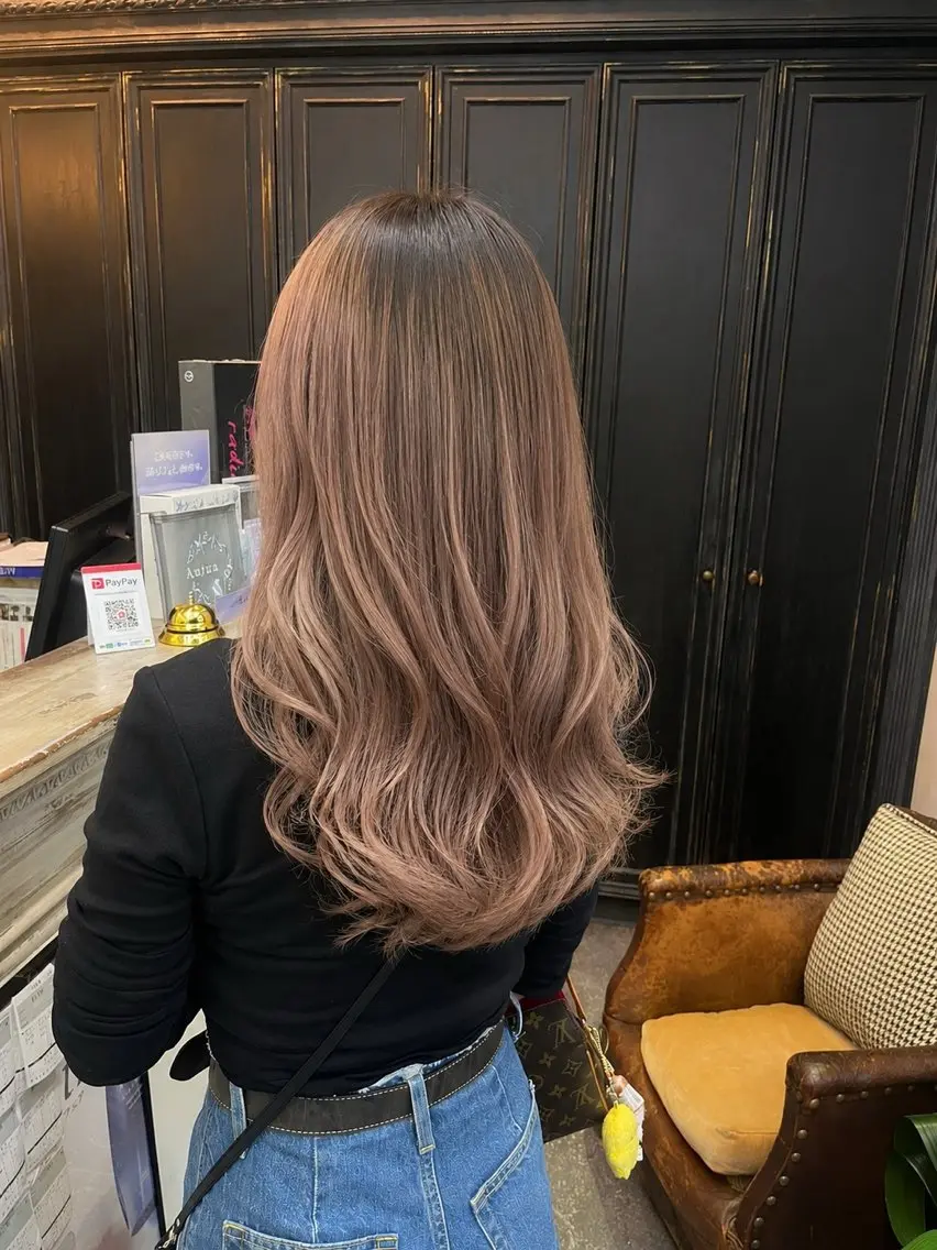 ロング カラー バレイヤージュ レイヤーカット marie-anne 浜松元目店のヘアスタイル
