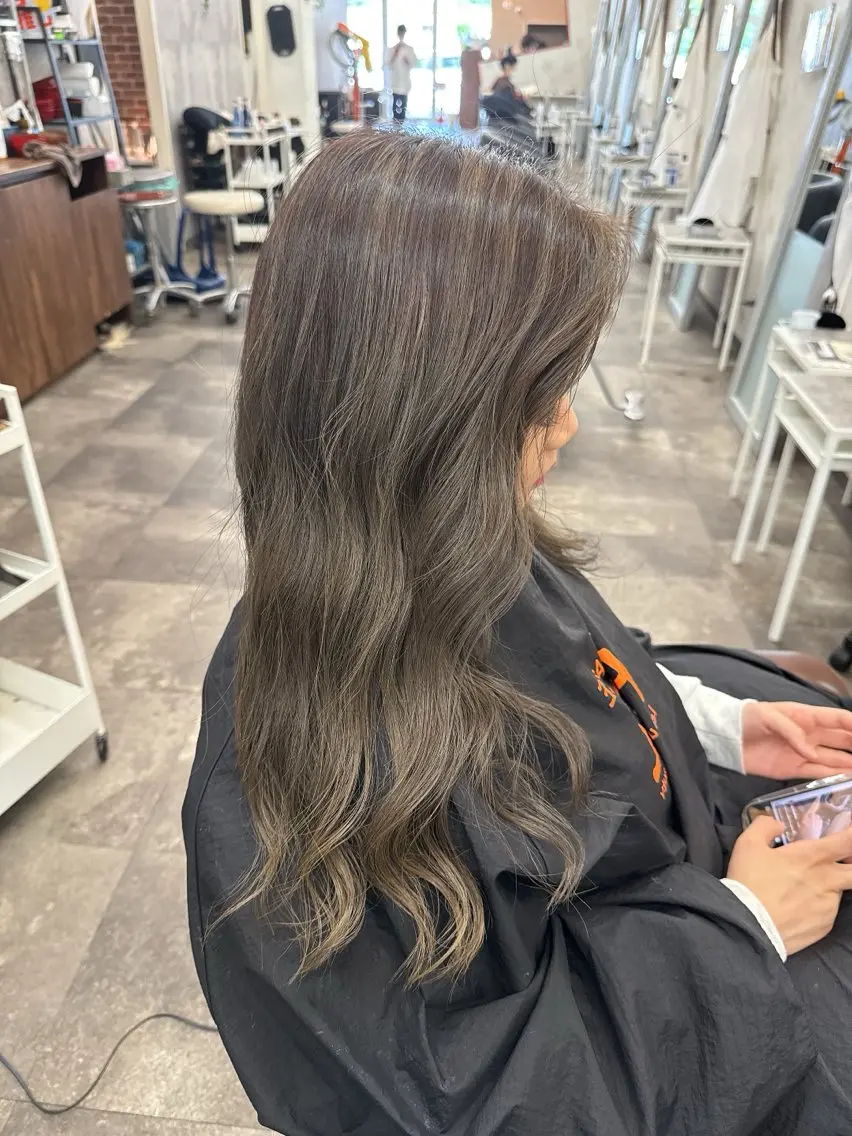 ロング カラー ヘアカラー r i n k aのヘアスタイル