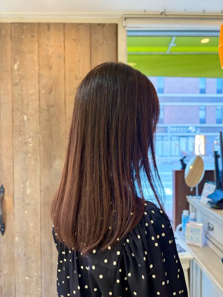 セミロング レイヤーカット カット ヘアカラー NICCOLO室見 Erinaのヘアスタイル