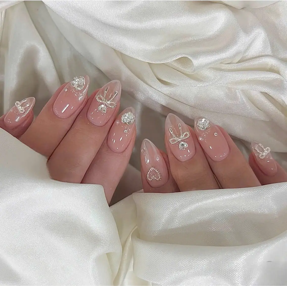 ネイル フレンチネイル キラキラネイル マグネットネイル ミラーネイル ニュアンスネイル Tira Nailのネイルデザイン