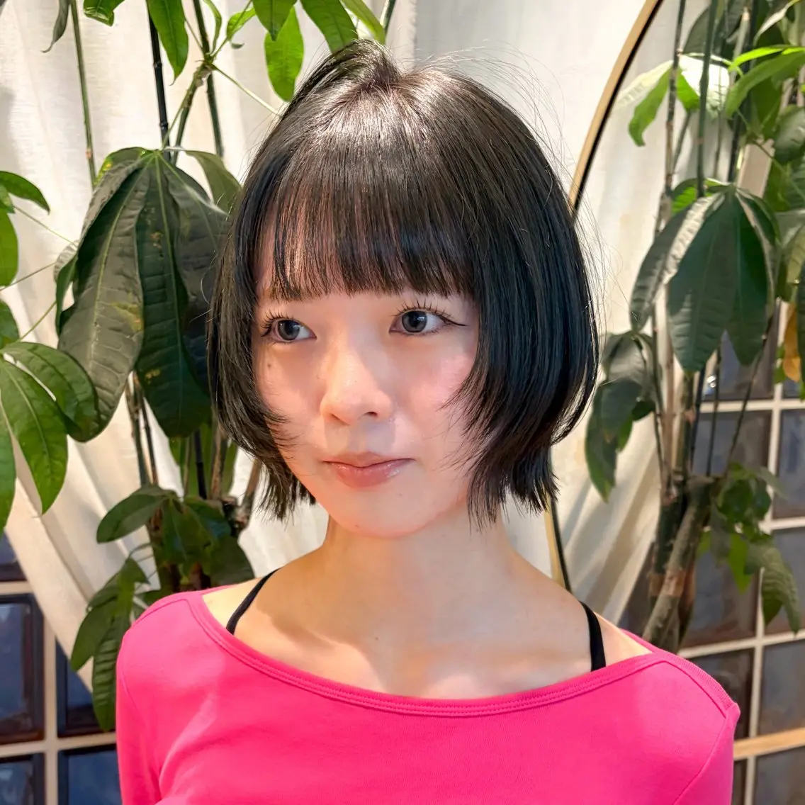 ショート 顔まわりレイヤー 顔周りカット レイヤーカット 小顔カット カット トリートメント ♥️ボブ縮毛矯正/暖 色/minami♥️のヘアスタイル