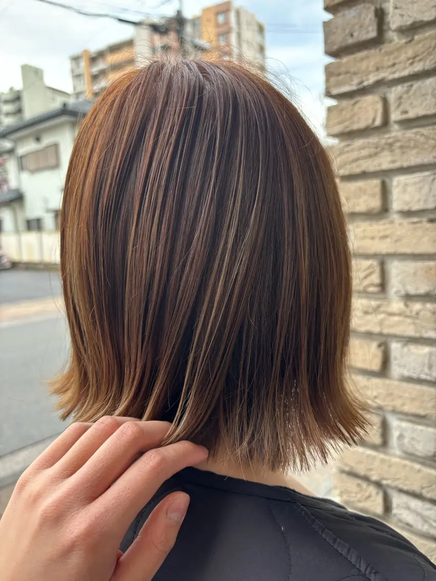 ミディアム カラー 透明感カラー オリーブカラー ボブ 鶴島 凜のヘアスタイル