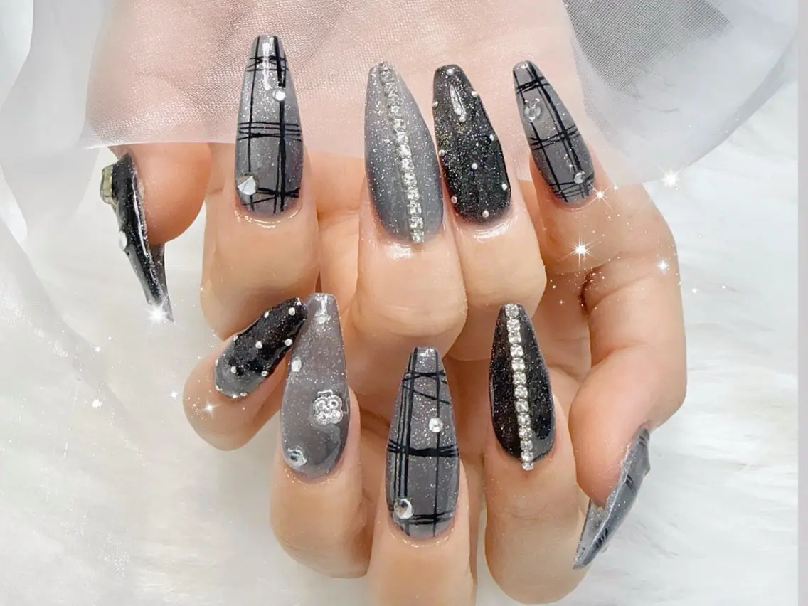 ロング ハンドネイル Lili Nail Studio西荻窪店のネイルデザイン