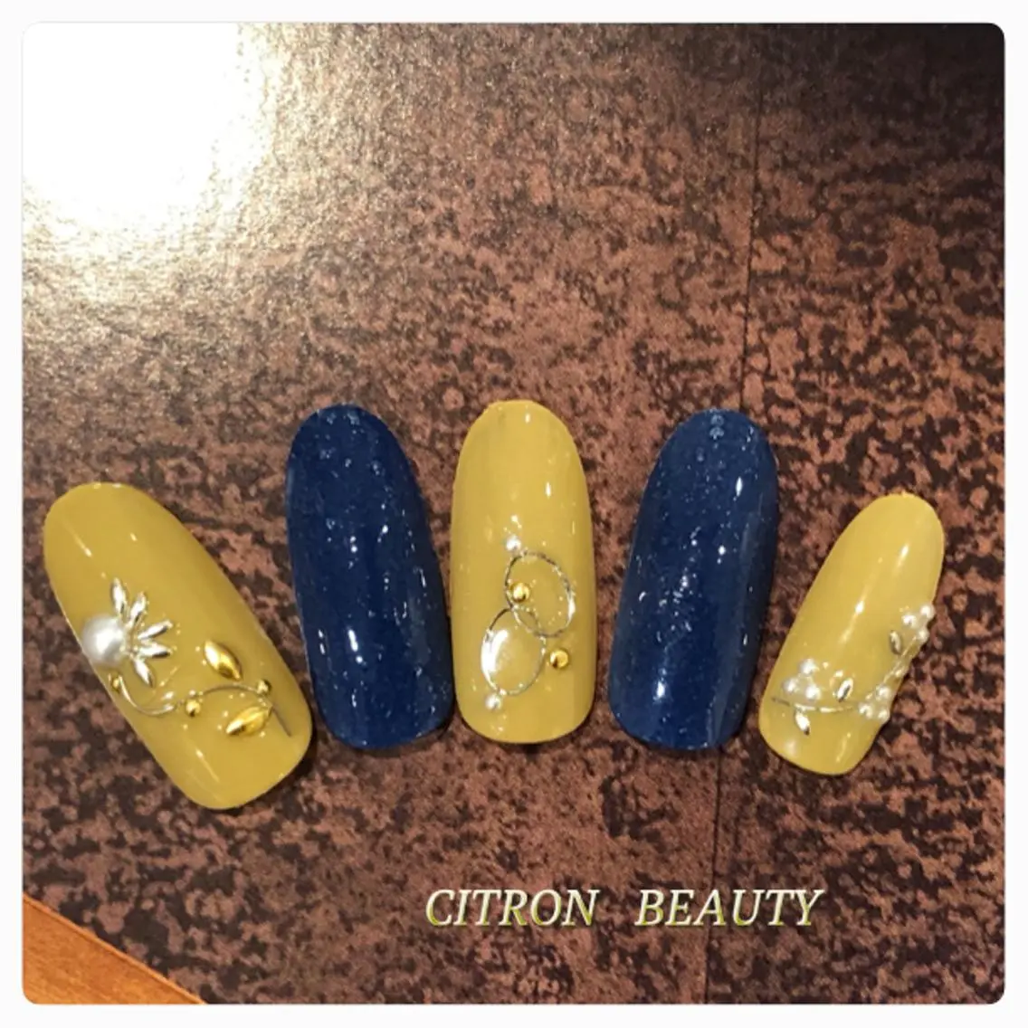ネイル アートネイル ネイビー CITRON NAIL💅練習生のネイルデザイン