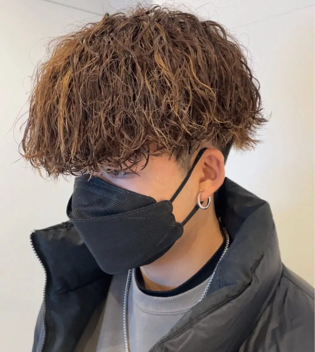 パーマ メンズ メンズブリーチ メンズハイライト メンズインナーカラー メンズ韓国風 メンズパーマ カット パーマ ヘッドスパ ヘアセット 『最新ヘア・髪革命』 🐬YUYA🐬のヘアスタイル