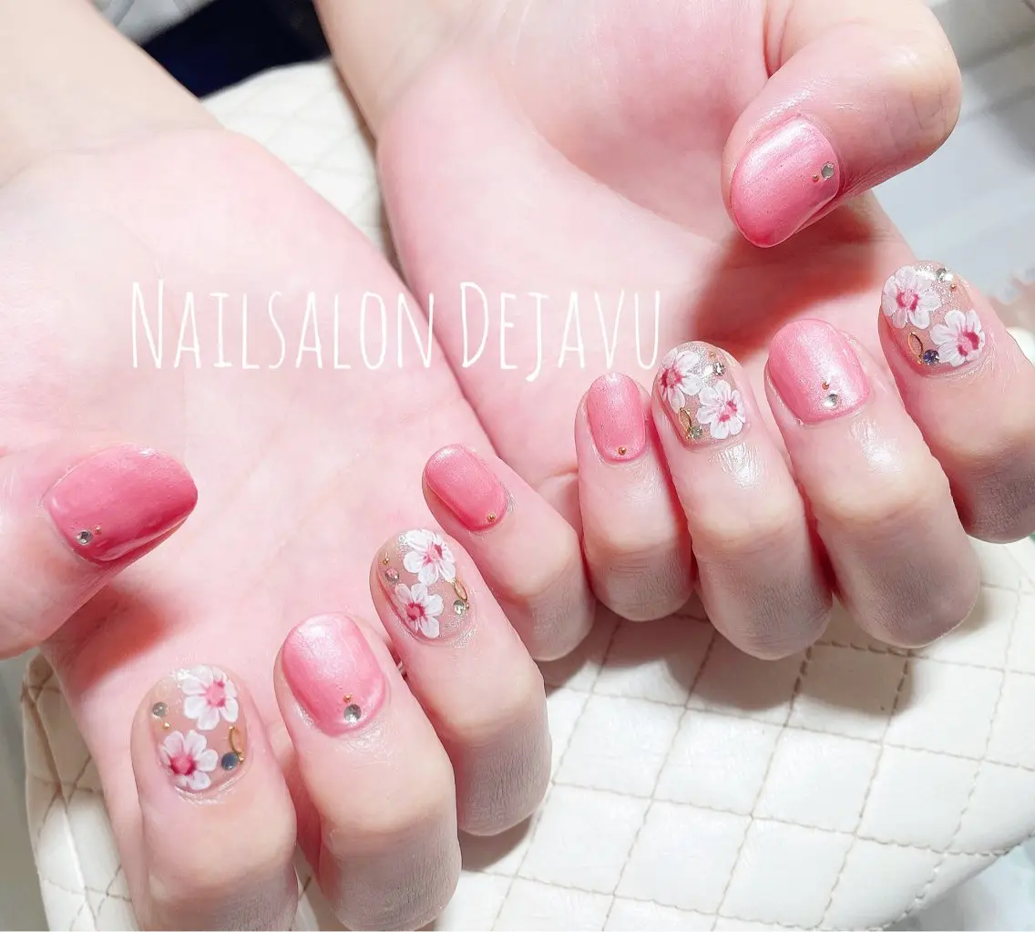 ネイル アートネイル フラワーネイル ジェルネイル 持ち込み ピンク Nail salon Dejavu 🌿のネイルデザイン