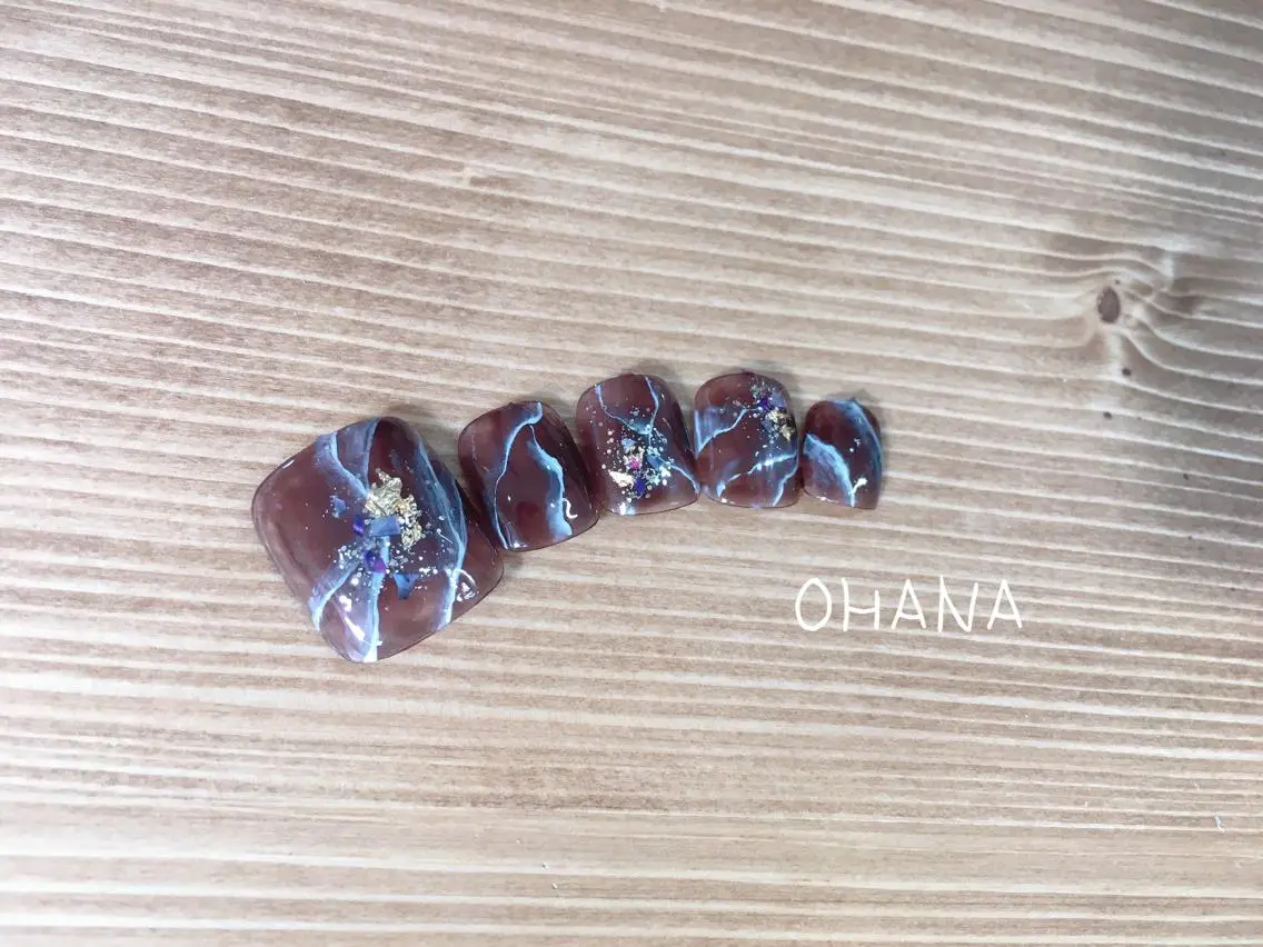 ネイル フットネイル ラメ(グリッター) ラメグラデーション ミラーネイル ニュアンスネイル nailroom OHANA🌴のネイルデザイン