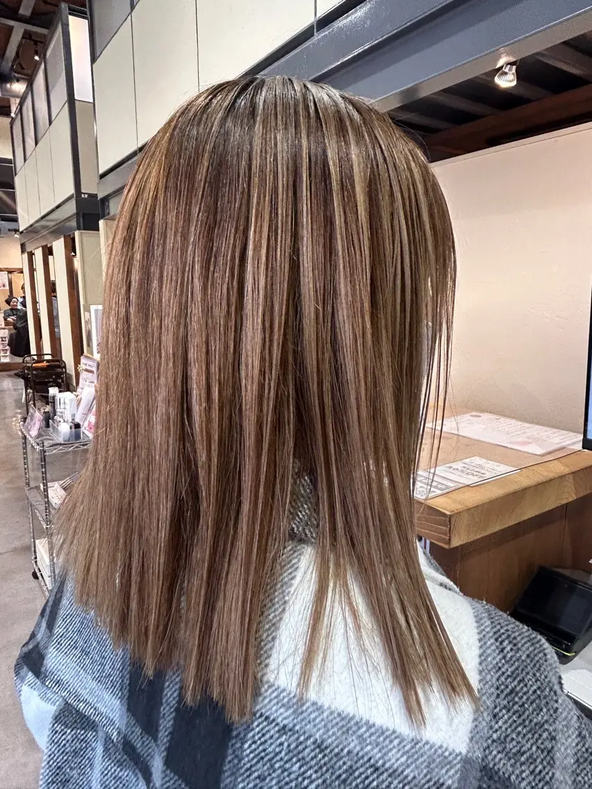 セミロング カット 縮毛矯正 井上 萌のヘアスタイル
