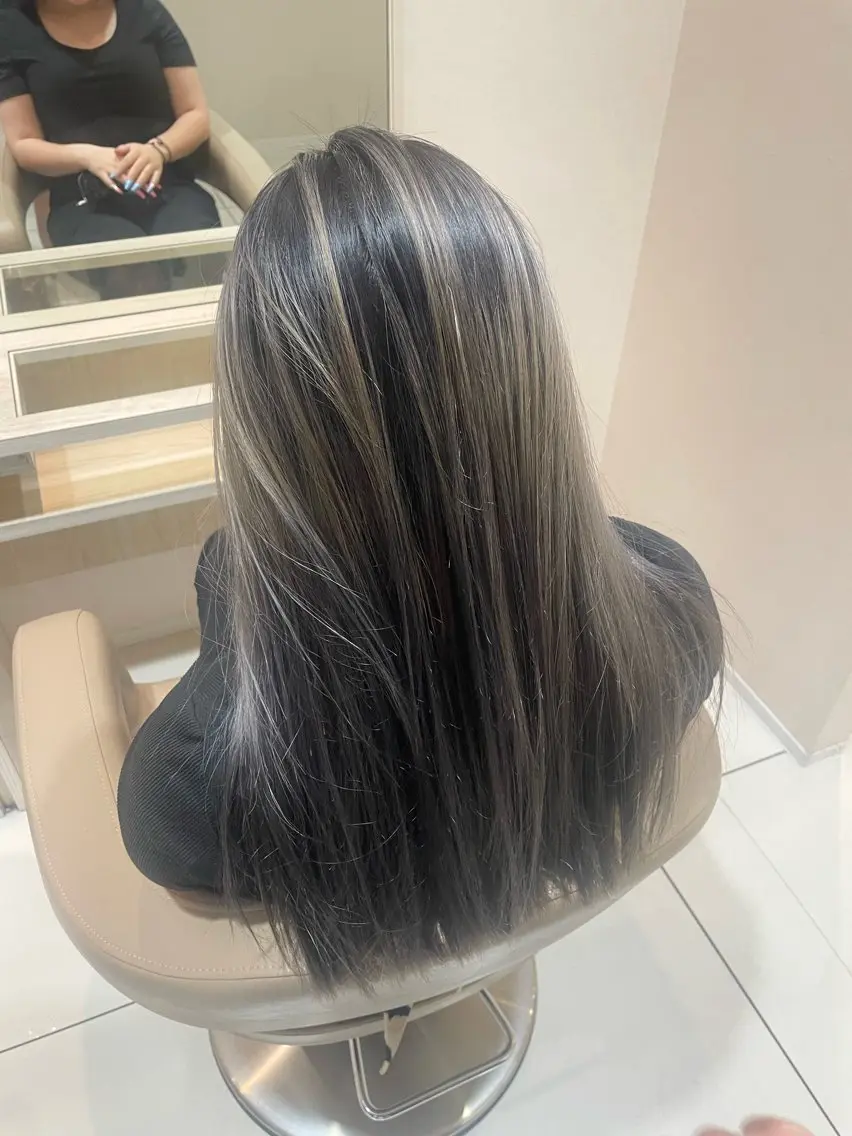 ロング レイヤーカット 🎀 三浦 夢花のヘアスタイル