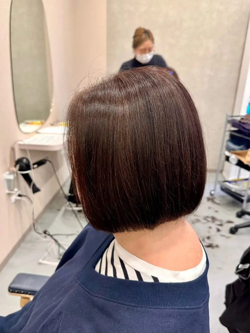 ショート ボブ 🎀レイヤー艶カラー Konatsu🌻のヘアスタイル