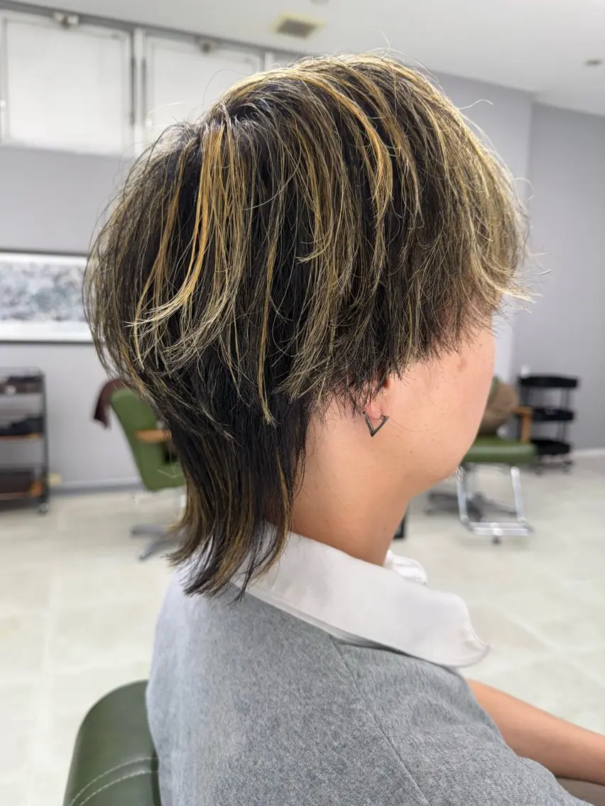 カラー メンズ メンズメッシュ メンズウルフカット メッシュ ウルフカット カット ヘアカラー 小池 風賀のヘアスタイル